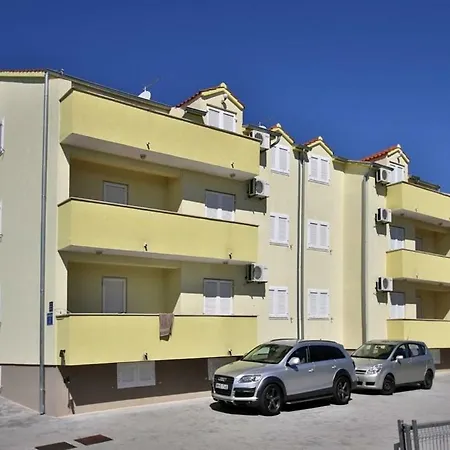 Apartman Kapos Βόντιτσε